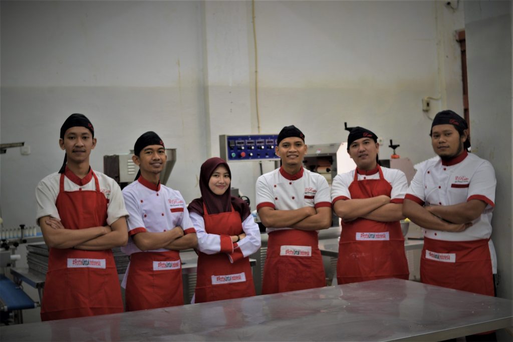 tenaga produksi pabrik rotte factory