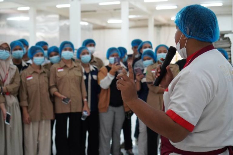 Manfaat Kunjungan Industri bagi Siswa dan Kesempatan Belajar di Rotte Factory